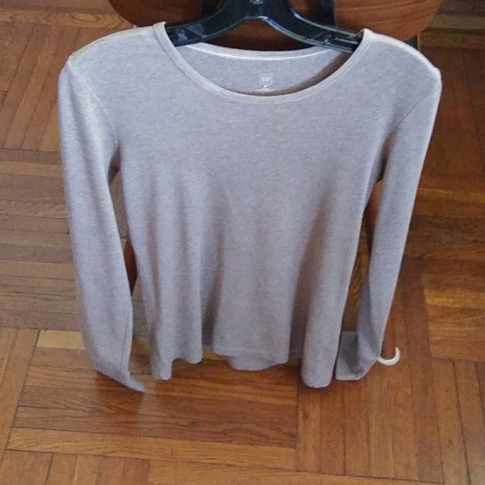 GAP WOMEN'S LONG SLEEVE CREWNECK TEE SHIRT,FITTED/CLINGY, COLOR-TAUPE,S-MED